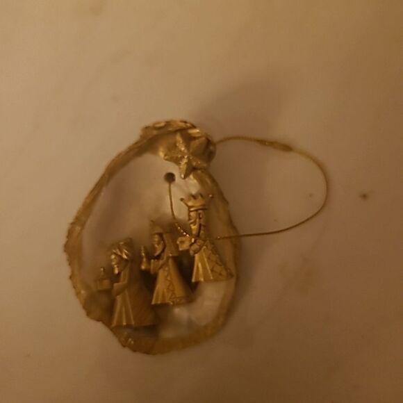 Three Wiseman Shell Ornament - Picture 1 of 5